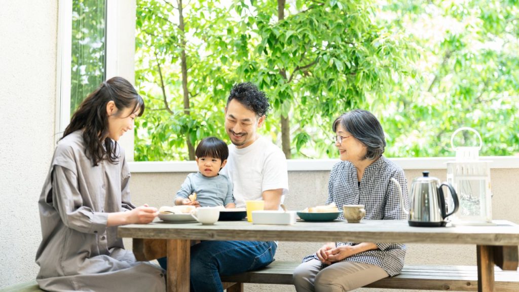 テラスや中庭を共有することで適度な繋がりを保てる